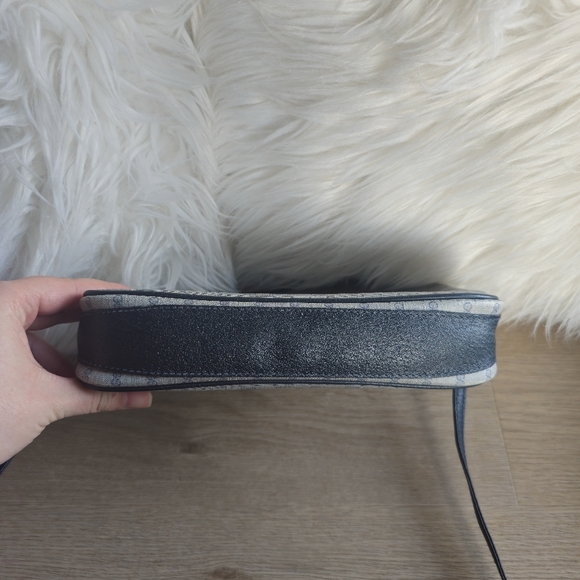 Authentic Gucci micro navy bag - Picture 5 of 15